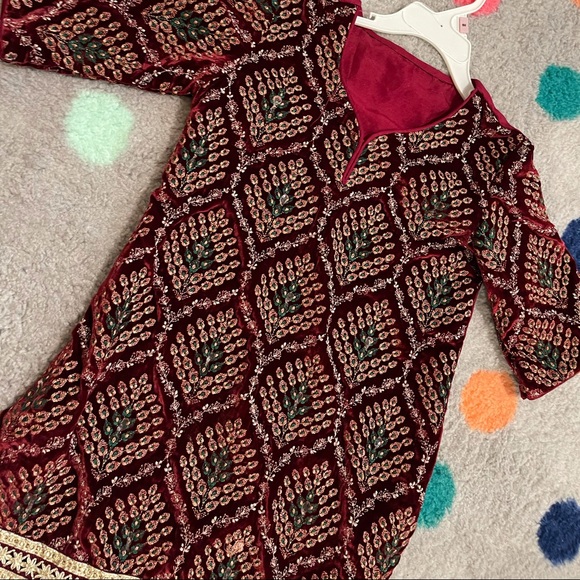 Indian Pakistani girls velvet shirt size 3-4 y - Picture 1 of 3